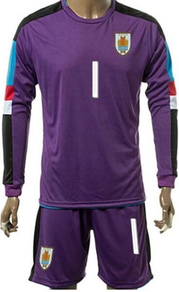 Мужская форма голкипера сборной Уругвая 2016/2017 (комплект: футболка + шорты + гетры)