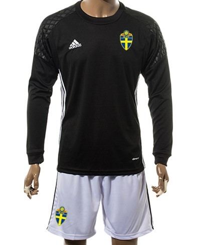 Детская форма голкипера сборной Швеции 2016/2017 (комплект: футболка + шорты + гетры)