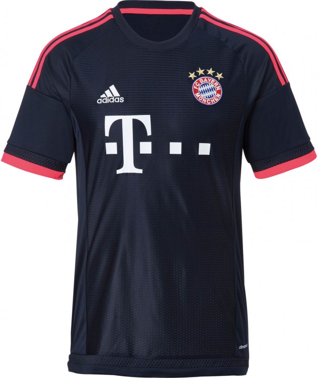 Форма футбольного клуба Бавария Мюнхен 2015/2016 (комплект: футболка + шорты + гетры)