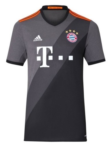 Форма футбольного клуба Бавария Мюнхен 2016/2017 (комплект: футболка + шорты + гетры)