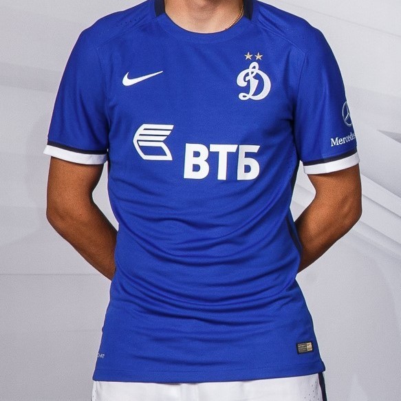 Футболка игрока футбольного клуба Динамо Москва Александр Каляшин 2015/2016