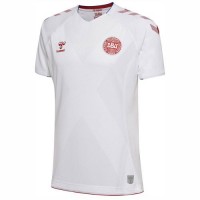 Форма сборной  Дании по футболу ЧМ-2018  Гостевая (комплект: футболка + шорты + гетры) 